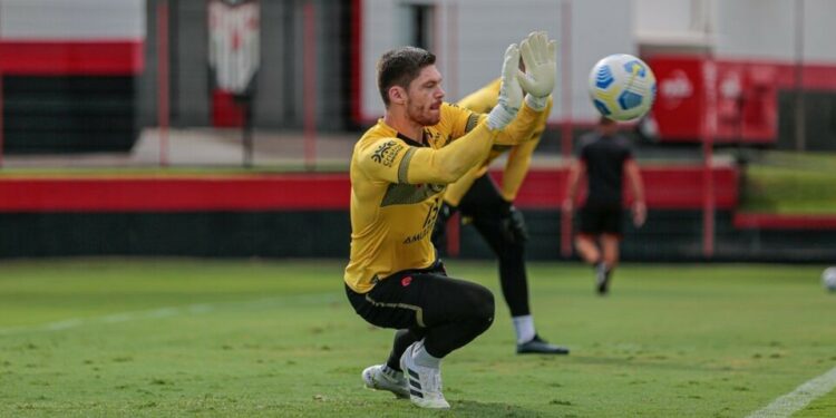 Guarani negocia contratação do goleiro Mauricio Kozlinski