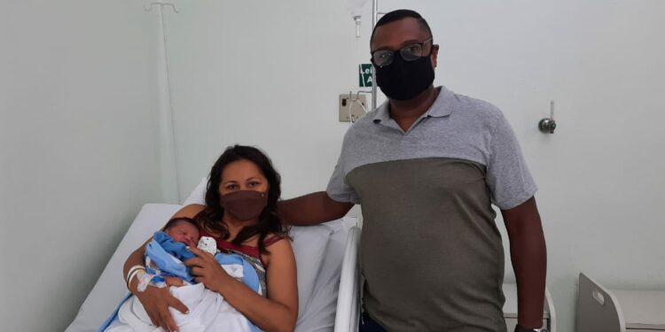Gustavo Henrique é o primeiro bebê de 2022 nascido na Maternidade
