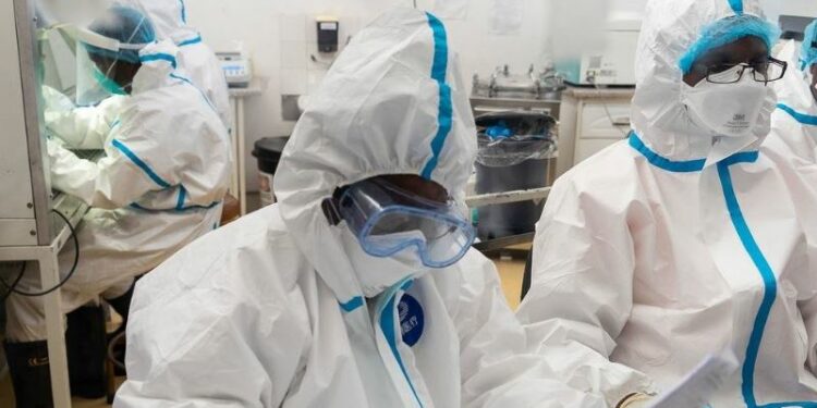 Laboratório de testes de Covid na cidade de Bulawayo em Zimbabué: dois anos de pandemia - Foto: OIT/KB Mpofu
