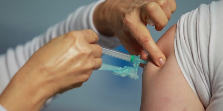 Hortolândia intensifica a vacinação contra a Covid-19 neste sábado. Foto: Leandro Ferreira/Hora Campinas