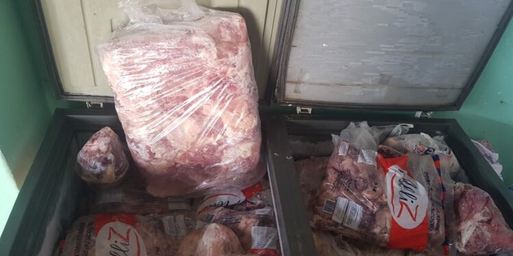 Após denúncia à GM, homem é preso com 400kg de carne