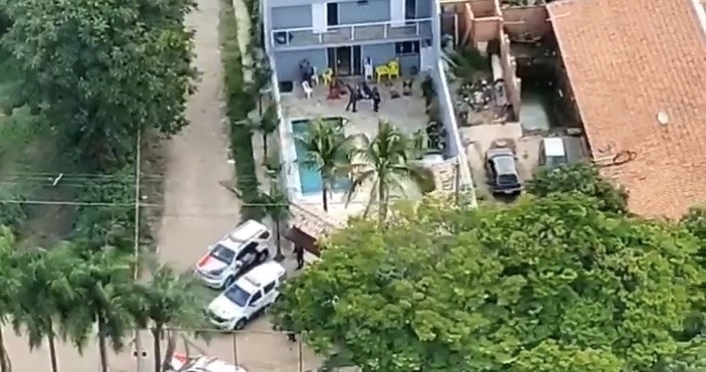 Polícia desmonta tribunal do crime e salva homem que seria executado