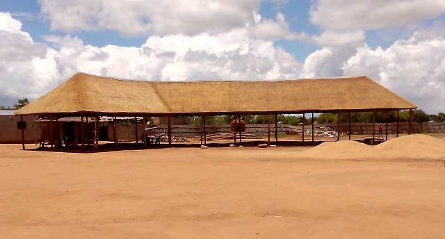 Escola em Moçambique se encontra em estado avançado das obras:  sonho do casal se concretizando - Fotos: Arquivo Pessoal