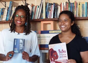 Djamila Ribeiro e Majori Silva, durante a visita à biblioteca em janeiro: doação  de livros - Fotos: Francisco Lima Meto/Hora Campinas