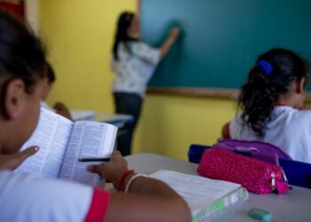 Professor da Educação Básica: presidente anuncia pelo Twitter reajuste de 33,24% para a categoria - Foto: Agência Brasil