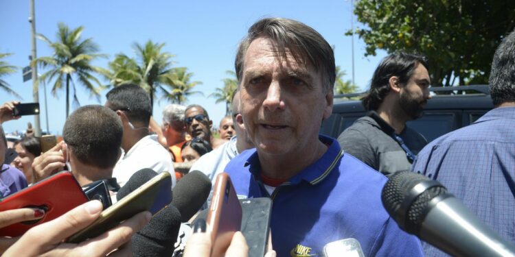Bolsonaro diz que “nenhuma categoria de servidores tem reajuste garantido”