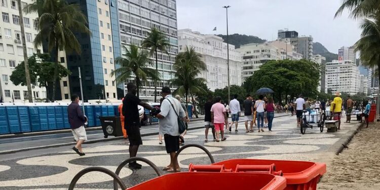 Réveillon do Rio teve menos lixo que média histórica