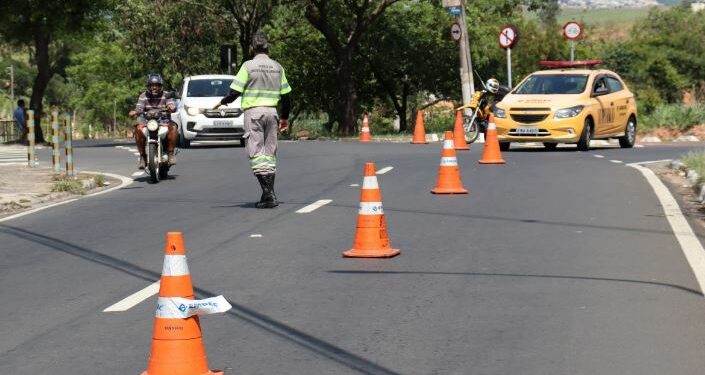 Segundo a Emdec, agentes da Mobilidade Urbana vão sinalizar e monitorar o local da interdição - Foto: Divulgação/PMC
