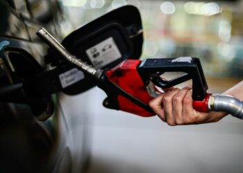 Petrobras defende a necessidade do reajuste de preços: ministro disse que "existe, sim, um problema de tributação nos preços de combustíveis"- Foto: Marcello Casal/Agência Brasil