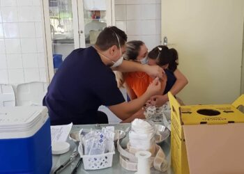Cidades da RMC se mobilizam para incentivar os pais e responsáveis a levarem as crianças para receber a vacina contra a Covid-19 - Foto: Leandro Ferreira/Hora Campinas