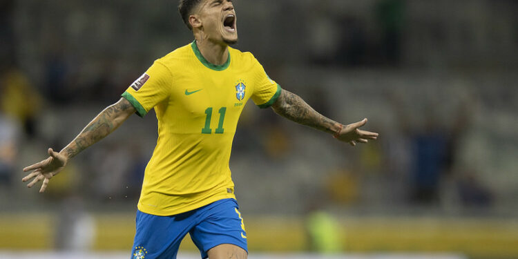 Philippe Coutinho marcou um golaço, o segundo do Brasil na partida. Fotos: Lucas Figueiredo/CBF