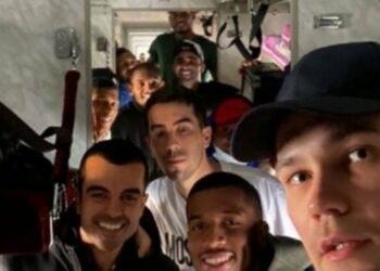 Parte dos jogadores brasileiros deixa Kiev