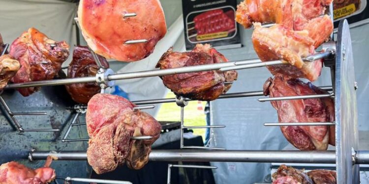 São muitas as variedades de carnes suínas disponíveis no Festival do Torresmo. Foto: Divulgação