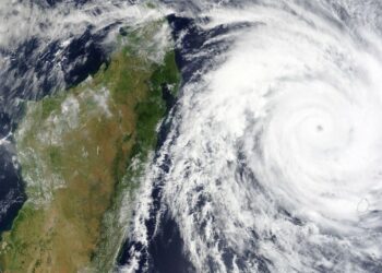 Imagens de satélite do deslocamento do ciclone Emnati. Foto: Reprodução