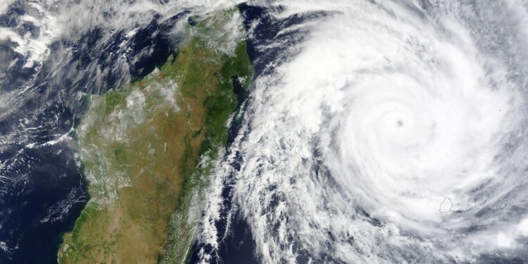 Ciclone mata 6 e deixa mais de 44 mil desalojados em Madagascar