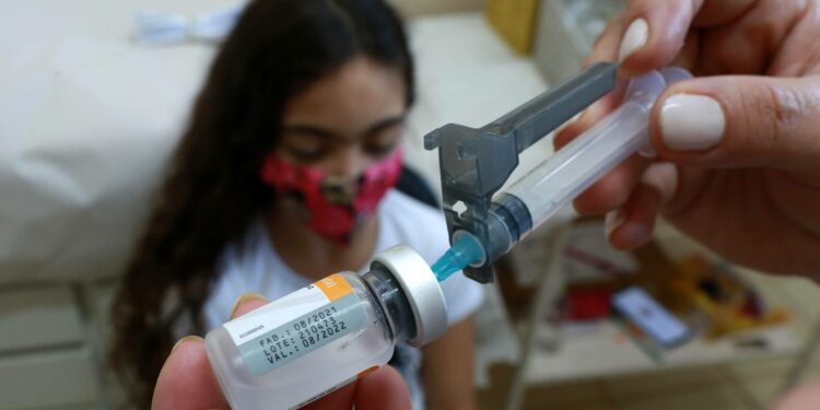Deixar de vacinar as crianças pode ser crime, alertam especialistas