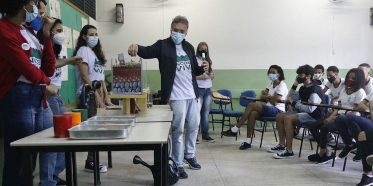 Prêmio oferece US$ 50 mil a escolas de todo o mundo