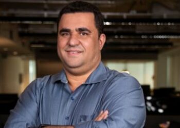 Artigo: Alta dos juros e o impacto no dólar e na cadeia produtiva – por Rogério Araújo