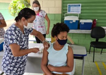 Hortolândia está promovendo mutirão de vacinação contra Covid-19 nas escolas: adesão dos pais e responsáveis - Foto: Divulgação/Prefeitura de Hortolândia