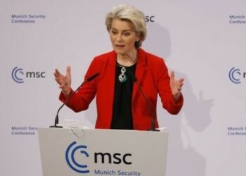 UE vê “grave violação” no reconhecimento russo de repúblicas separatistas