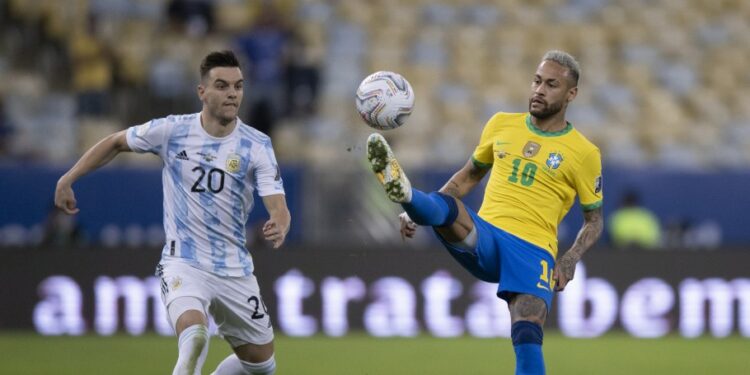 Duelo entre Brasil e Argentina: CBF e AFA também foram multadas pela Fifa. Foto: CBF/Divulgação