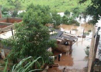 Casas inundadas no Jardim Campituba, em Campinas: transtornos. Foto: Divulgação / PMC