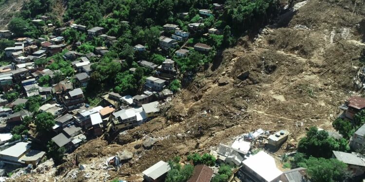 Tragédia em Petrópolis: Bolsa da Capes é dirigida a pesquisas relacionadas ao clima e enfrentamento de emergências - Foto: TV Brasil
