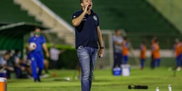 O técnico do Guarani, Daniel Pauçista: aspecto emocional. Fotos: Thomaz Marostegan/ GFC
