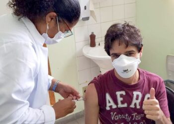 Mais de 95% da população adulta (mais de 18 anos) tomaram as duas doses da vacina contra a Covid. Foto: Divulgação