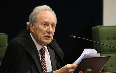 Lewandowski remete à PGR notícia-crime contra senador Flávio Bolsonaro