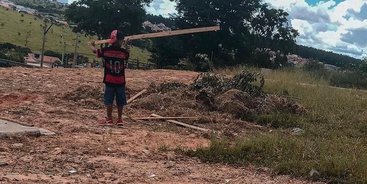 É preciso uma aldeia para se criar uma criança – por Majori Silva