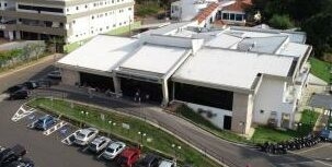Jovem passa por cirurgia após ser esfaqueada por ex-marido