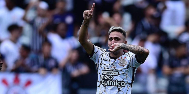 Corinthians vence Bragantino e pode antecipar classificação