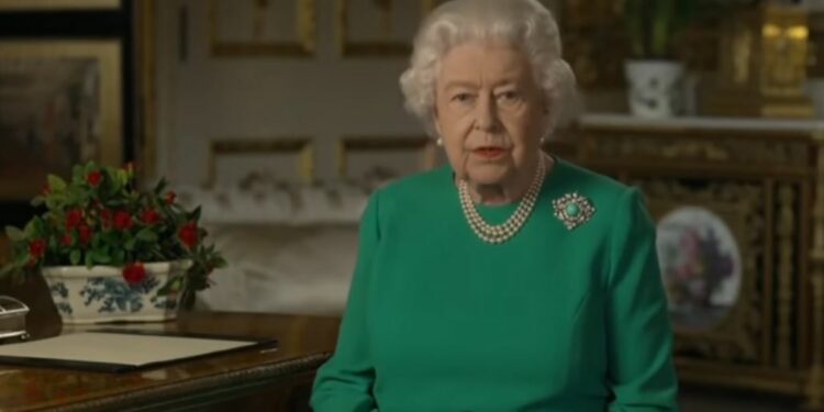 Palácio de Buckingham confirmou no domingo que a rainha está com Covid-19 - Foto: Reprodução redes sociais