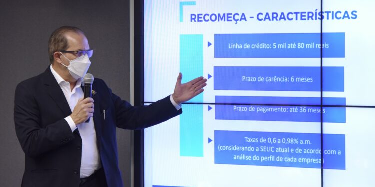O secretário de Finanças, Aurílio Caiado, em apresentação do Programa Recomeça, no ano passado. Foto: Divulgação/ PMC