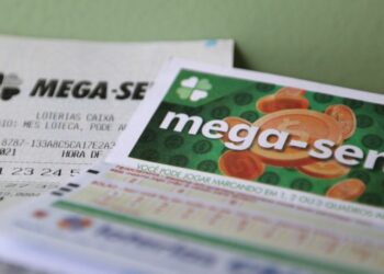 Mega-Sena acumula e pode pagar prêmio de R$ 36 milhões na terça-feira Foto: Tania Rego/Agência Brasil