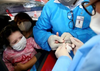 Valor investido no combate à Covid em SP cai pela metade no início de 2022