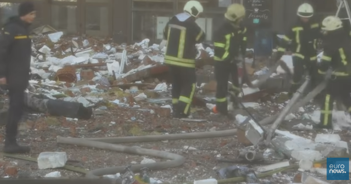 Exército russo avança sobre Kharkiv e dá prazo para Ucrânia abrir negociações