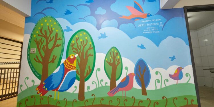Arte mural na Acesa Capuava, entidade filantrópica que atende pessoas com transtorno do espectro autista, deficiência intelectual, deficiência múltipla e surdez. Foto: Reprodução