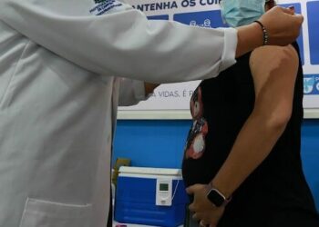 Pela lei, gestantes que optaram por não se vacinar também terão de voltar ao trabalho presencial. Foto: Leandro Ferreira/Hora Campinas