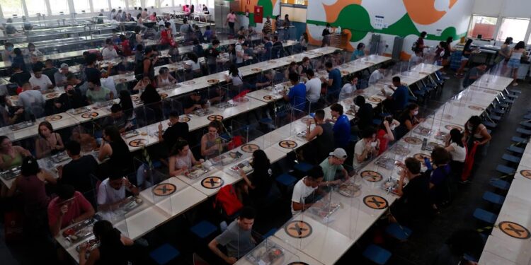 Para tentar reduzir as filas dos restaurantes, a Unicamp ampliou o horário de funcionamento. Fotos: Leandro Ferreira/Hora Campinas
