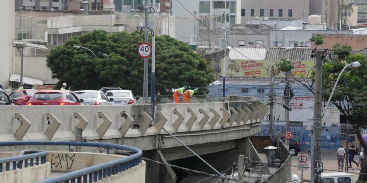 Obras interditam novo trecho do Viaduto Cury nesta segunda
