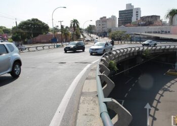 Desde o final do ano passado, o Viaduto Cury passa por obras de revitalização e segurança. Fotos: Leandro Ferreira/Hora Campinas