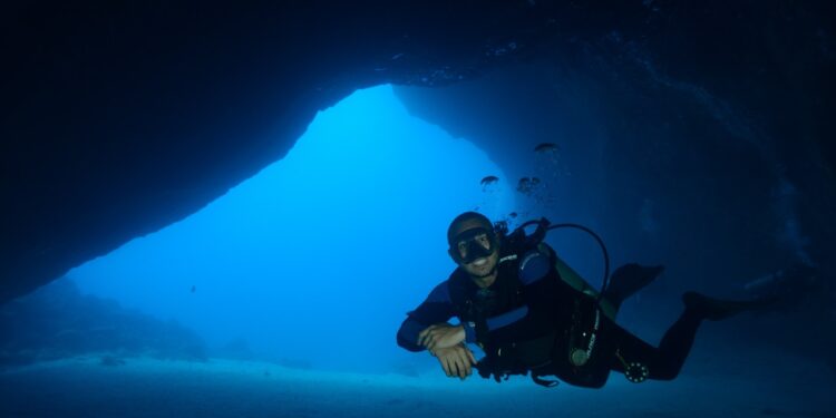 Fernando de Noronha tem atrações e belezas além das praias