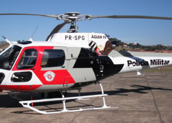 O helicóptero Águia, da Polícia Militar, ajudou no socorro a uma das vítimas. Foto: Divulgação