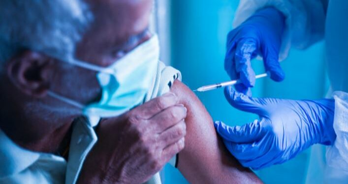 Começa aplicação da 4ª dose contra Covid em Campinas