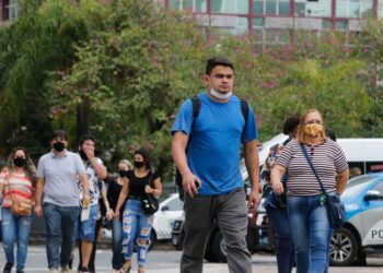 Rio poderá liberar uso de máscara na próxima semana