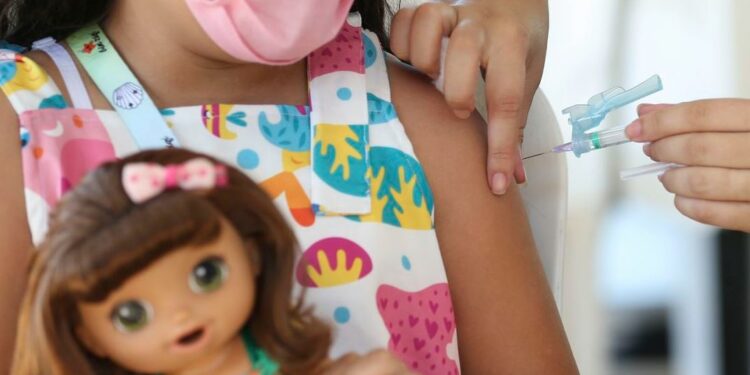 Casos de síndrome respiratória aguda grave (SRAG) em crianças continuam em alta - Foto: José Cruz/Agência Brasil