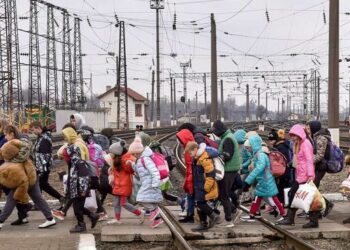 A maioria dos refugiados que chega à Polônia é composta por mulheres, crianças e idosos. Foto: Reprodução