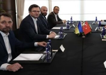 As primeiras conversas diretas entre os ministros dos Negócios Estrangeiros russo e ucraniano tiveram hoje lugar no sul da Turquia. Foto: Agência Lusa